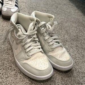 Nike Air Jordan Mids